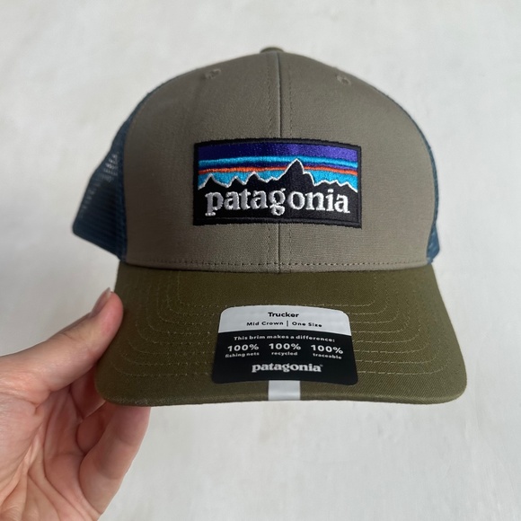 NWT Patagonia P-6 Logo Trucker Hat in Garden Green - Picture 2 of 6